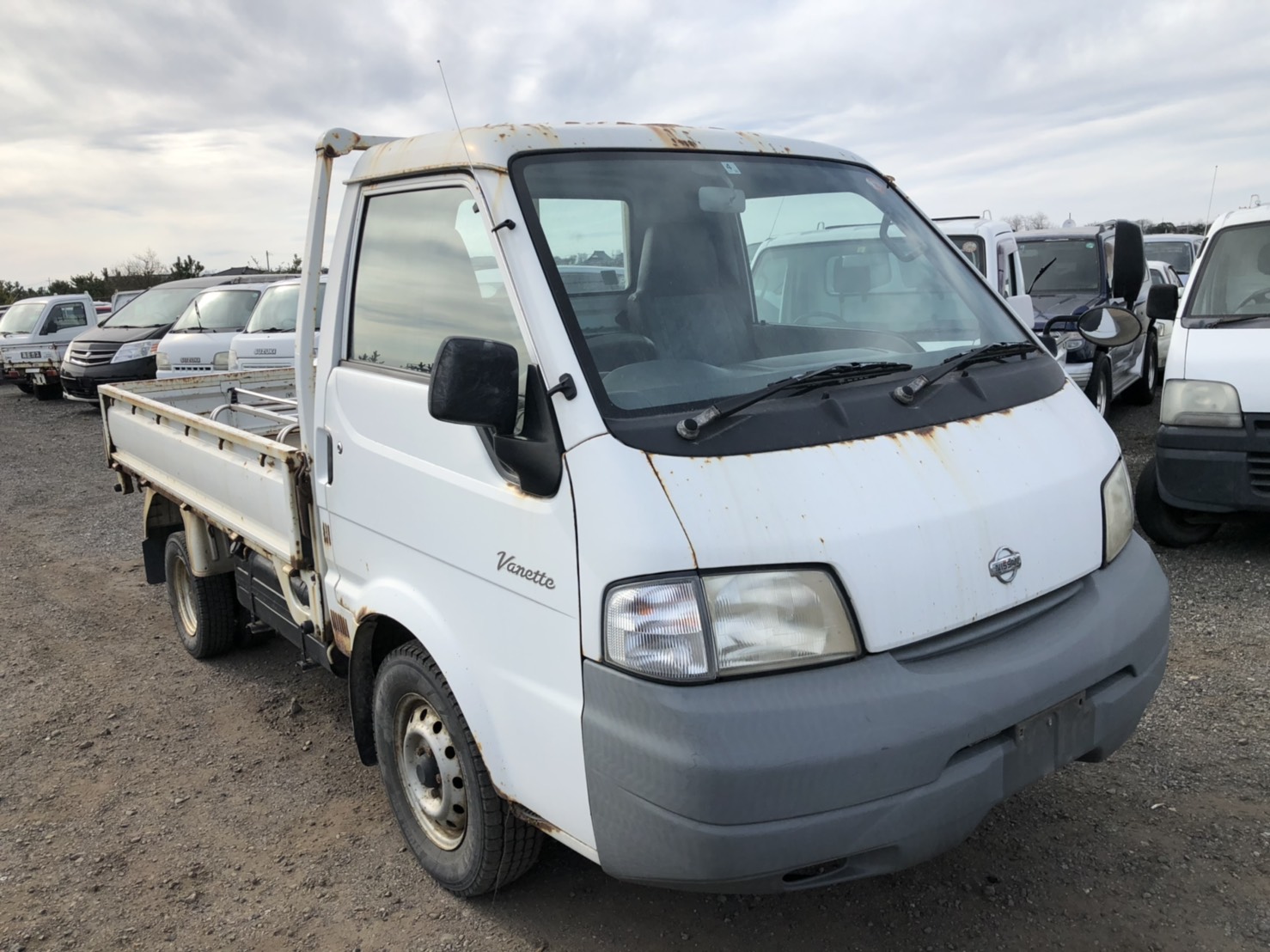 front of car SK82LN - 2003 Nissan VANETTE 4WD - WHITE