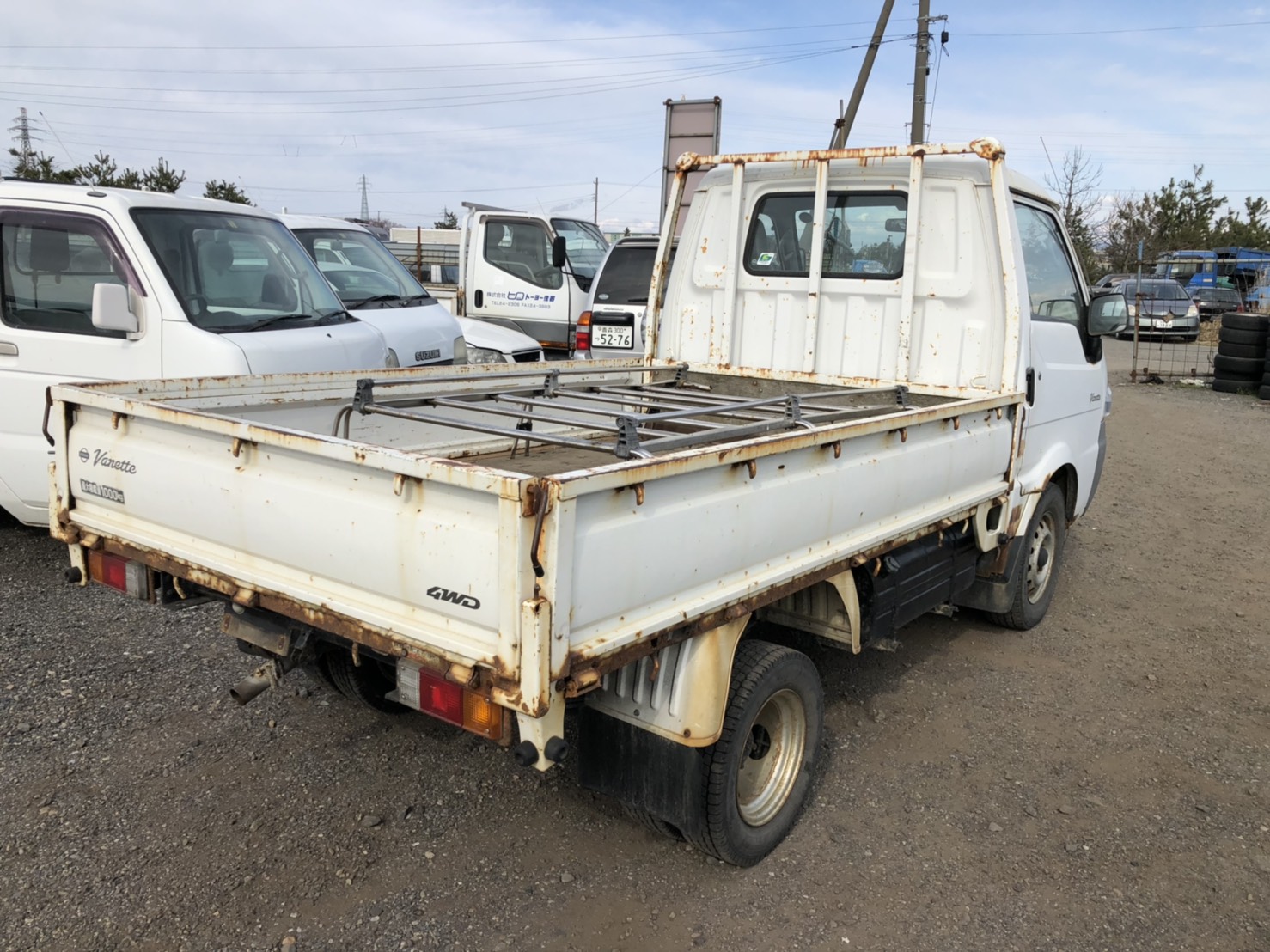 38304835 of car SK82LN - 2003 Nissan VANETTE 4WD - WHITE