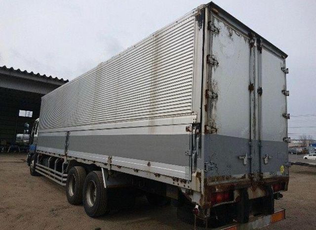 back of car CYM23V4 - 2006 Isuzu GIGA MAX - GRAY