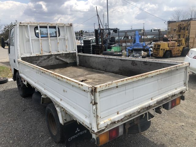 back of car FE300B - 1985 Mitsubishi CANTER  - WHITE