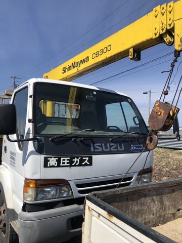 front of car NRR33K1 - 1996 Isuzu JUSTON CRANE TRUCK  - WHITE