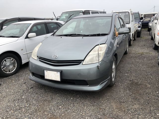 front of car NHW20 - 2004 Toyota PRIUS S - GRAY
