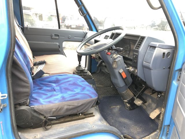 inside of car NKR66E - 1993 Isuzu ELF HIGH DECK  - BLUE