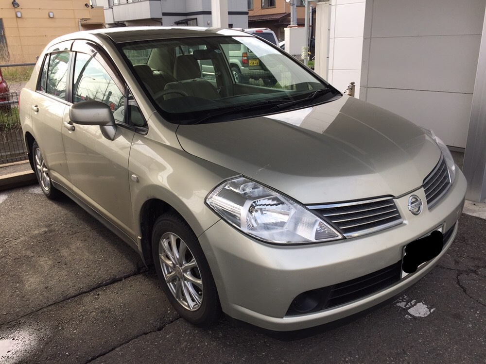 front of car SC11 - 2005 Nissan TIIDA LATIO 15S - SILVER