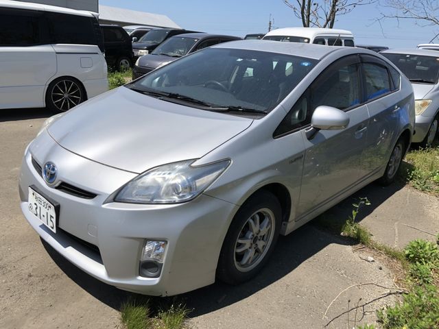 front of car ZVW30 - 2009 Toyota PRIUS  - SILVER