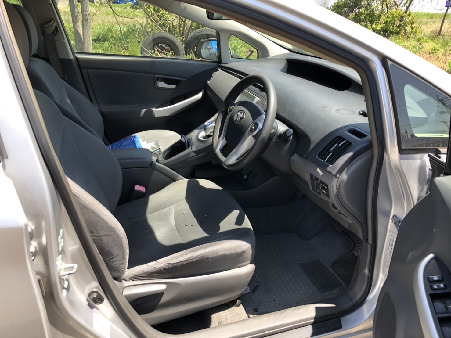 inside of car ZVW30 - 2009 Toyota PRIUS  - SILVER