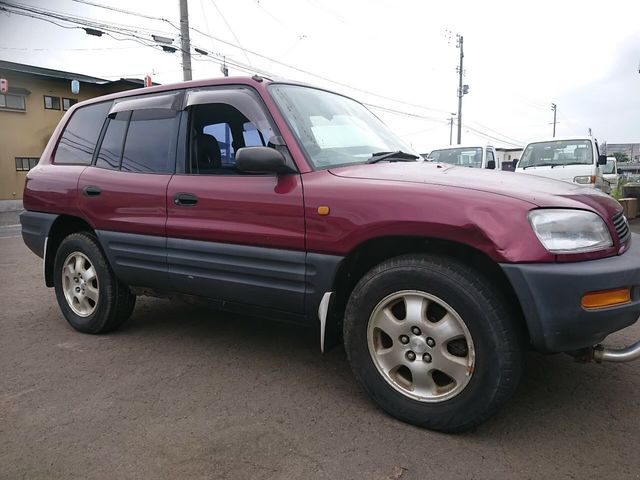 front of car SXA11 - 1995 Toyota RAV4  - RED