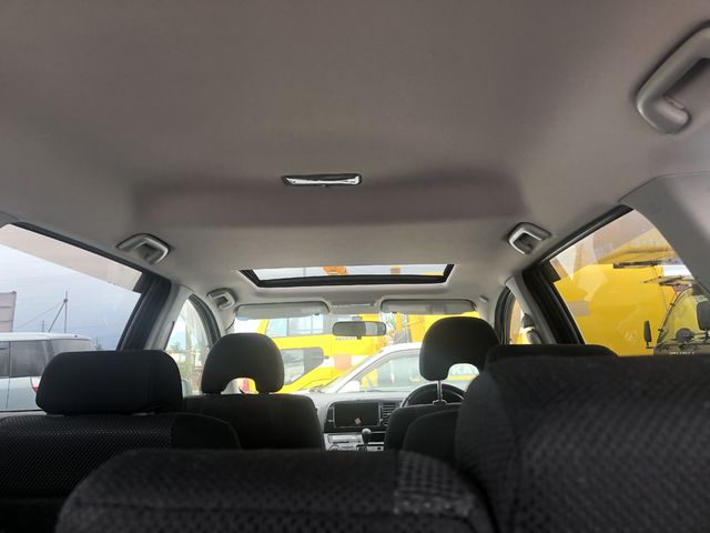 44469479 of car ANE11 - 2003 Toyota WISH Z - PEARL WHITE